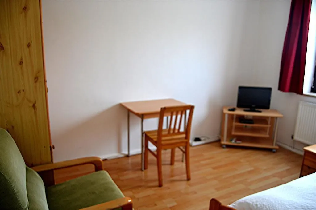 Gastehaus Sebastian Guest House Erding
